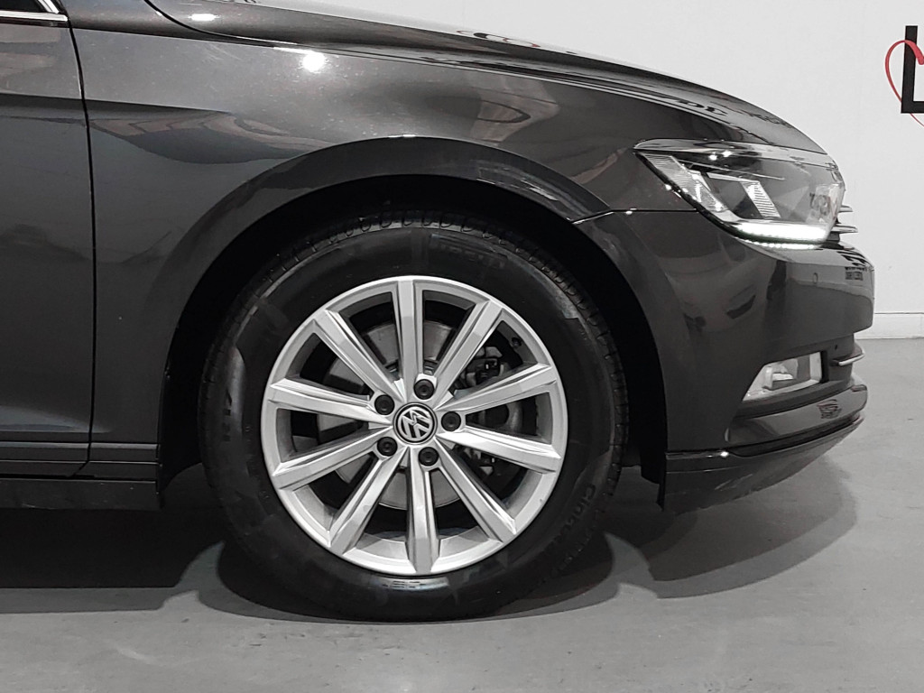 VOLKSWAGEN PASSAT VARIANT 2.0 TDI DSG ADVANCE 150 de segunda mano