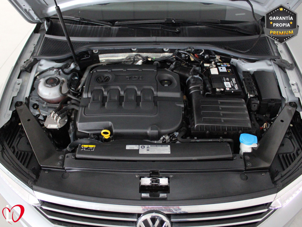 VOLKSWAGEN PASSAT VARIANT 2.0 TDI DSG ADVANCE 150 de segunda mano