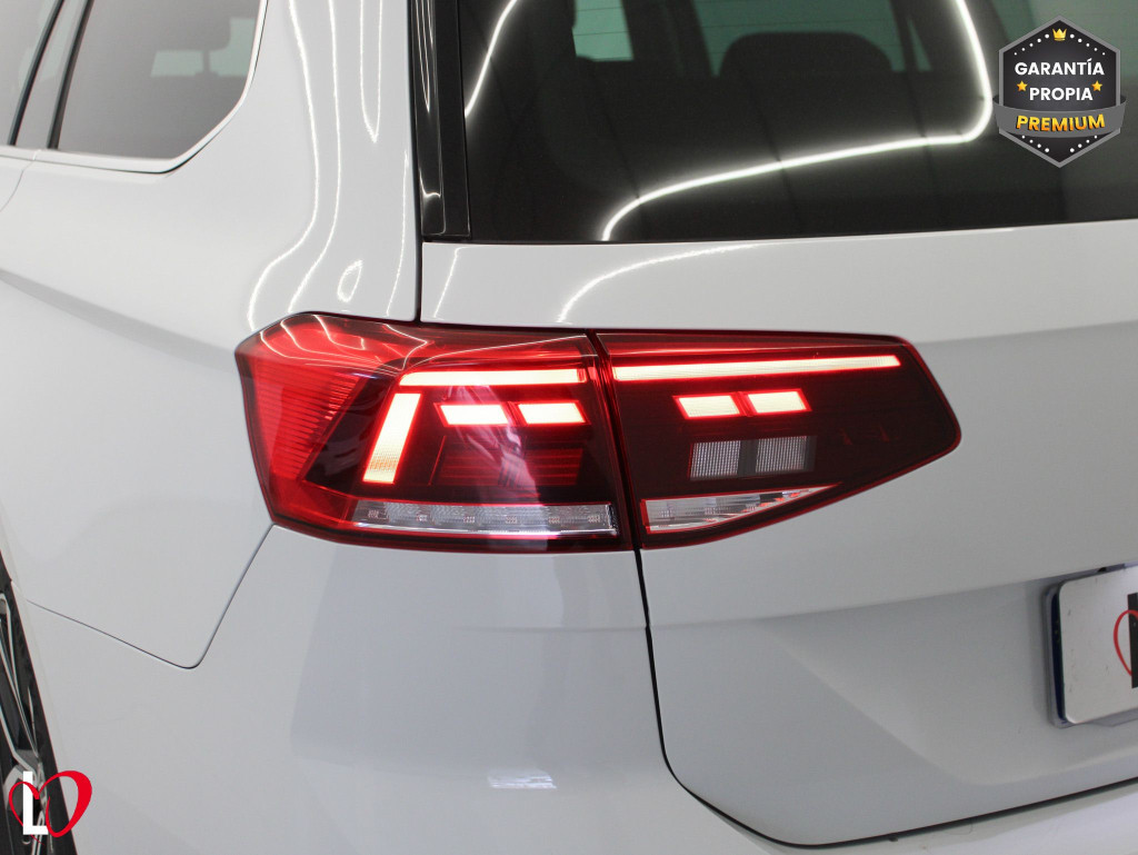 VOLKSWAGEN PASSAT VARIANT 2.0 TDI DSG EXECUTIVE 150 de segunda mano