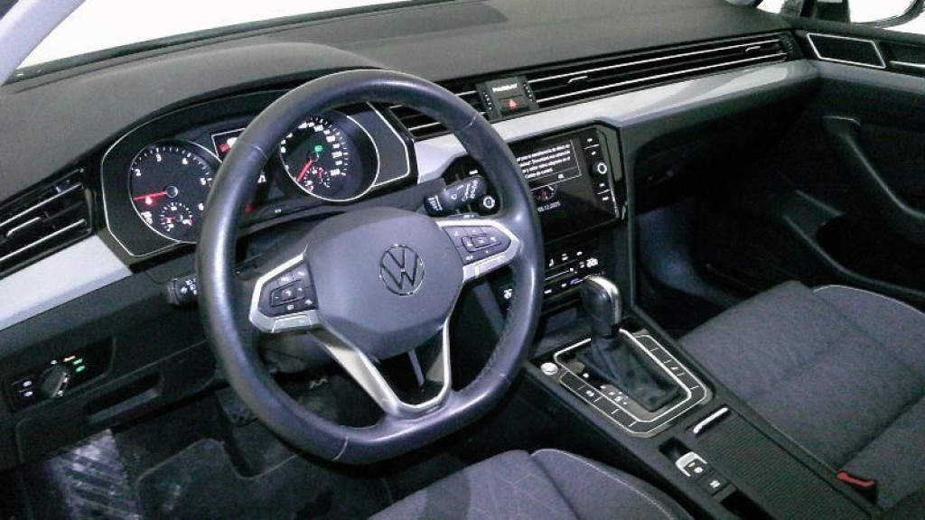 VOLKSWAGEN PASSAT VARIANT 2.0 TDI DSG EXECUTIVE 150 de segunda mano