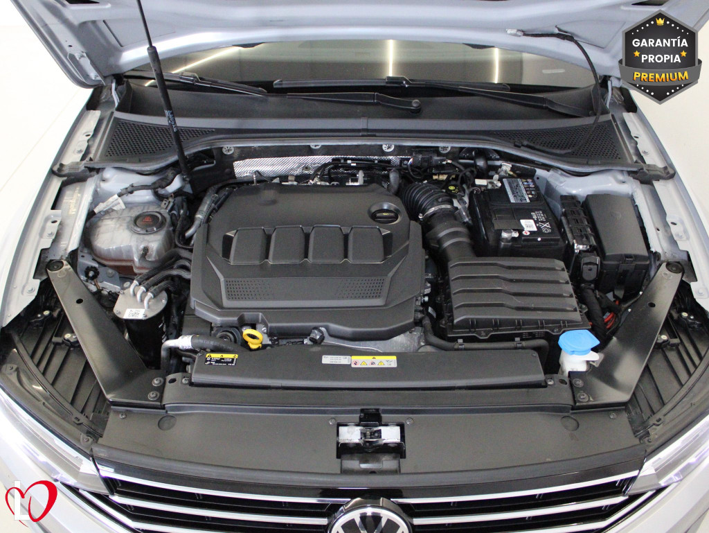 VOLKSWAGEN PASSAT VARIANT 2.0 TDI DSG EXECUTIVE + TECHO 150 de segunda mano