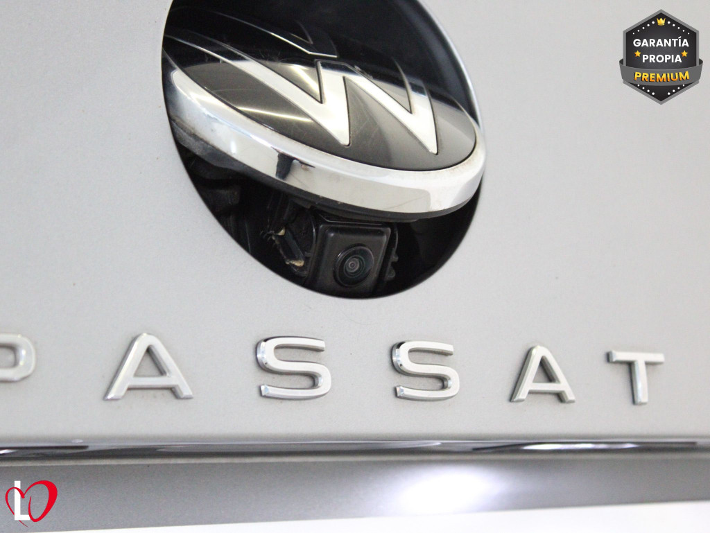 VOLKSWAGEN PASSAT VARIANT 2.0 TDI DSG EXECUTIVE + TECHO 150 de segunda mano