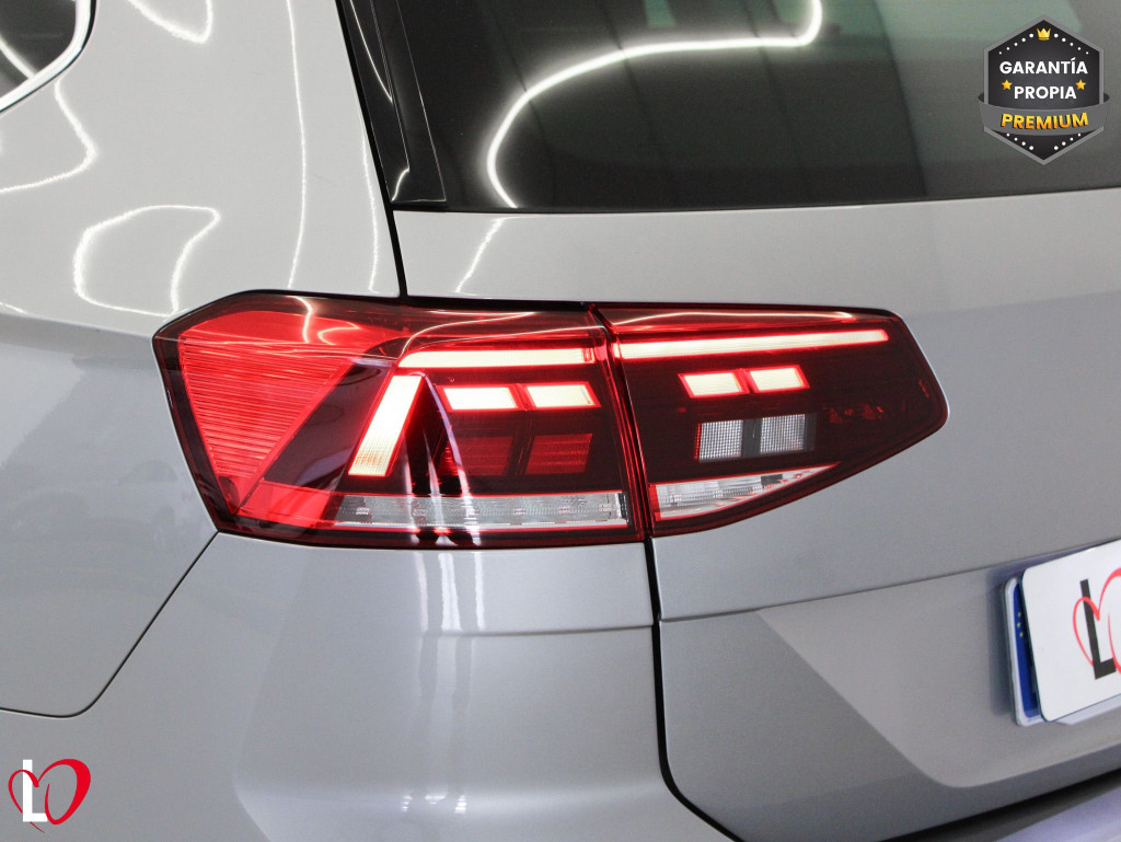 VOLKSWAGEN PASSAT VARIANT 2.0 TDI DSG EXECUTIVE + TECHO 150 de segunda mano