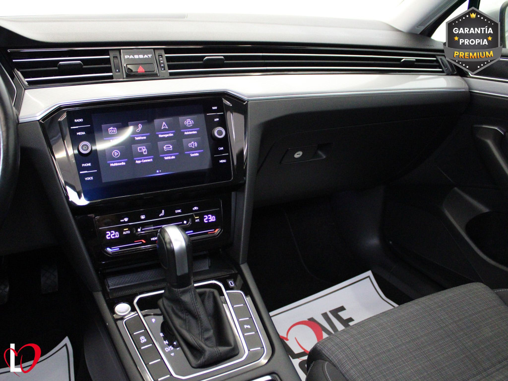 VOLKSWAGEN PASSAT VARIANT 2.0 TDI DSG EXECUTIVE + TECHO 150 de segunda mano