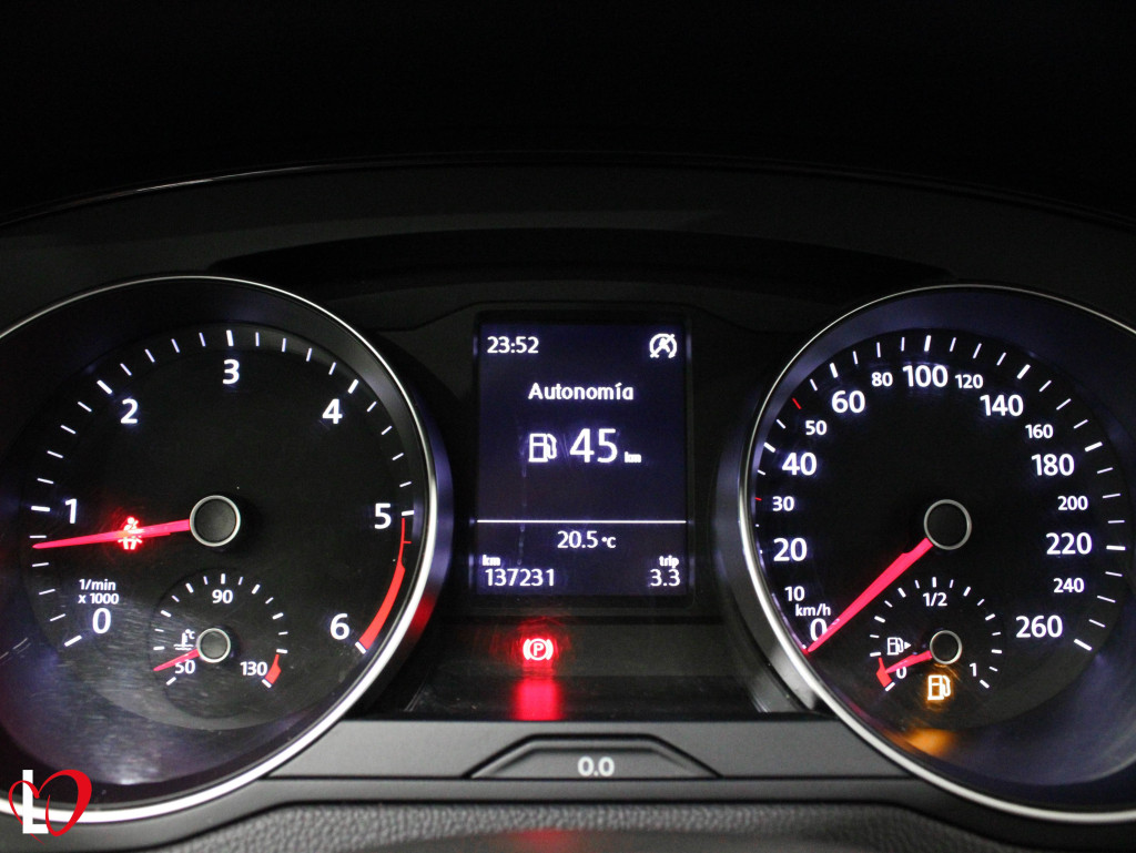 VOLKSWAGEN PASSAT VARIANT 2.0 TDI EDITION 150 de segunda mano