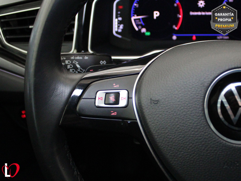 VOLKSWAGEN POLO 1.0 TSI DSG R-LINE 95 de segunda mano