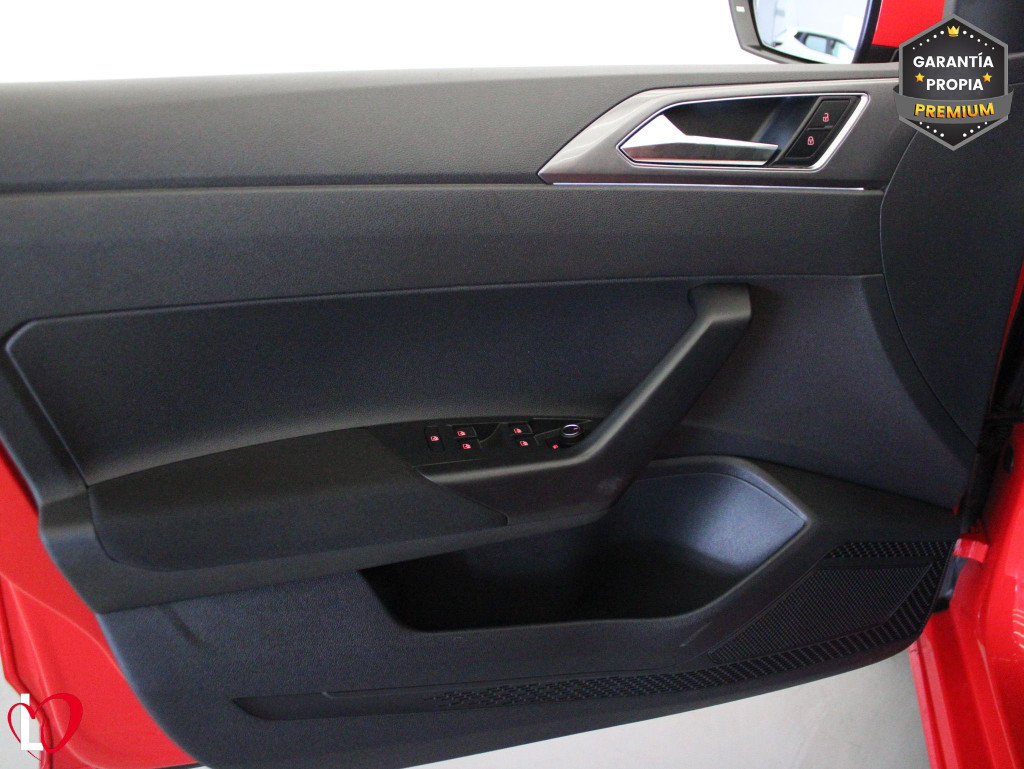 VOLKSWAGEN POLO 1.0 TSI DSG R-LINE 95 de segunda mano