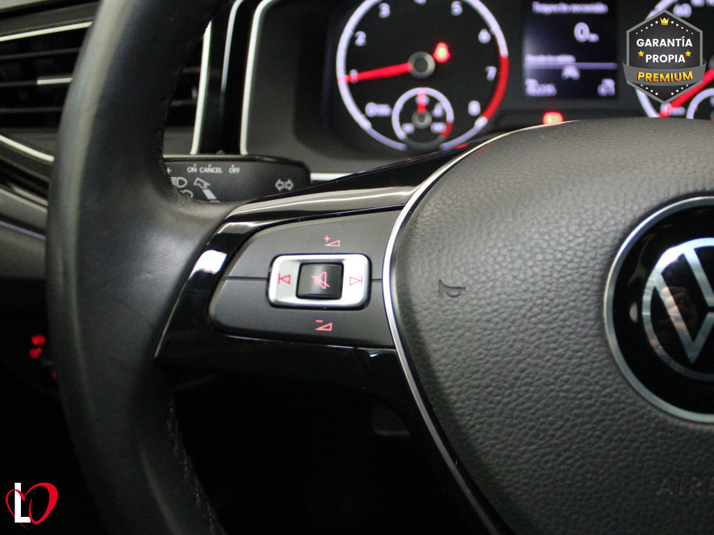 VOLKSWAGEN POLO 1.0 TSI R-LINE 95 de segunda mano