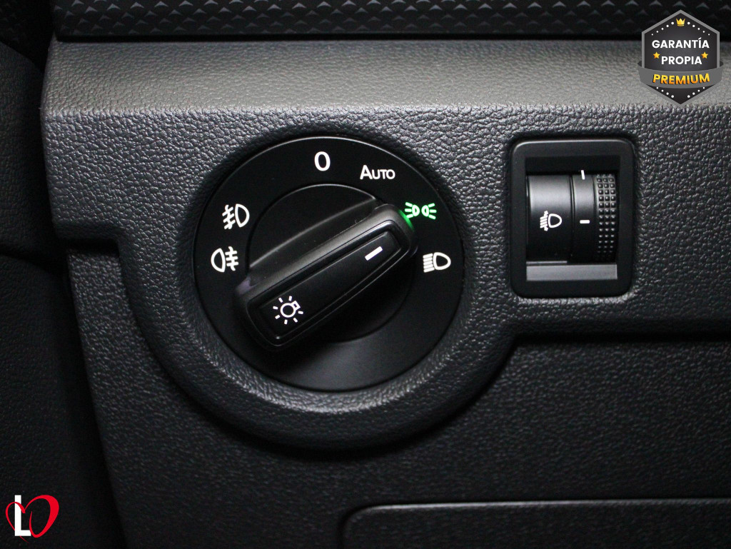 VOLKSWAGEN T-CROSS 1.0 TSI DSG ADVANCE 110 de segunda mano