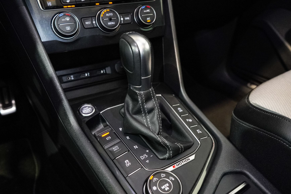 VOLKSWAGEN TIGUAN 2.0 TDI DSG 4MOTION R LINE TECHO 190 de segunda mano