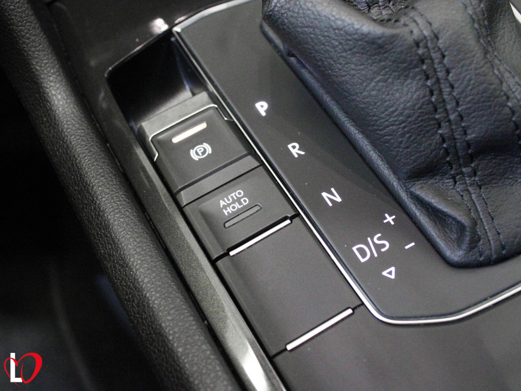 VOLKSWAGEN TIGUAN 2.0 TDI DSG ADVANCE R-LINE 150 de segunda mano