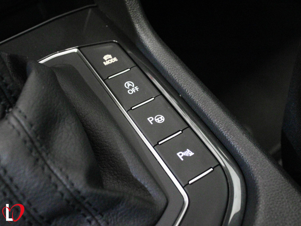 VOLKSWAGEN TIGUAN 2.0 TDI DSG ADVANCE R-LINE 150 de segunda mano