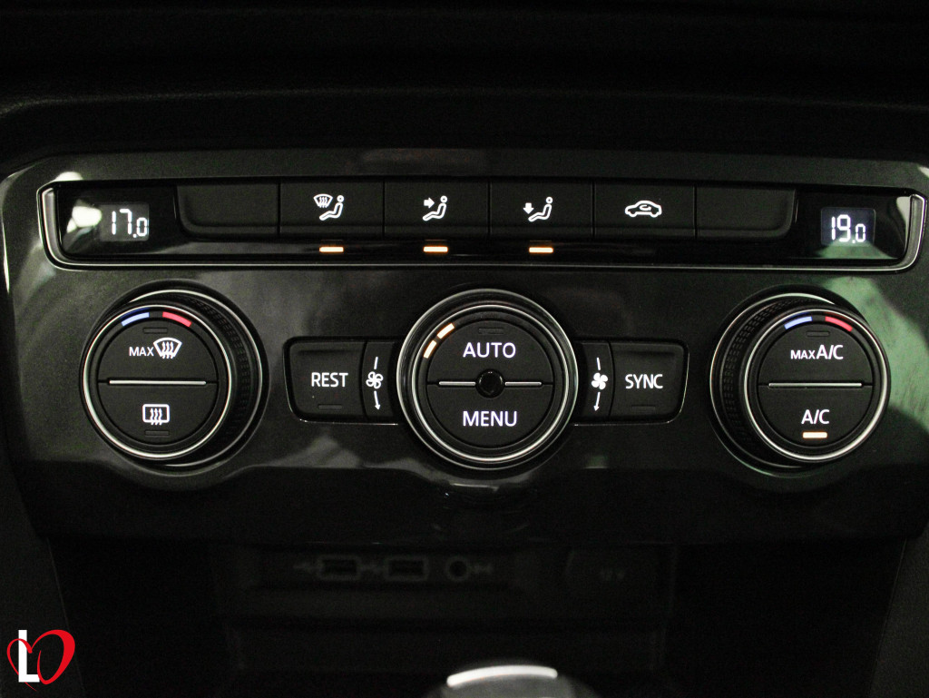 VOLKSWAGEN TIGUAN 2.0 TDI DSG ADVANCE R-LINE 150 de segunda mano