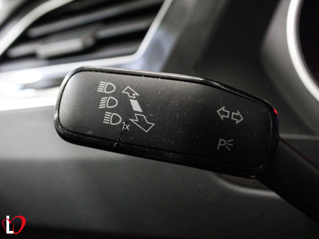 VOLKSWAGEN TIGUAN 2.0 TDI DSG ADVANCE R-LINE 150 de segunda mano
