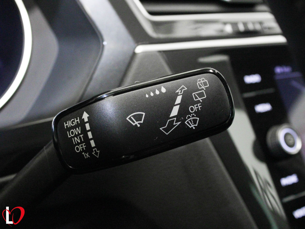 VOLKSWAGEN TIGUAN 2.0 TDI DSG ADVANCE R-LINE 150 de segunda mano