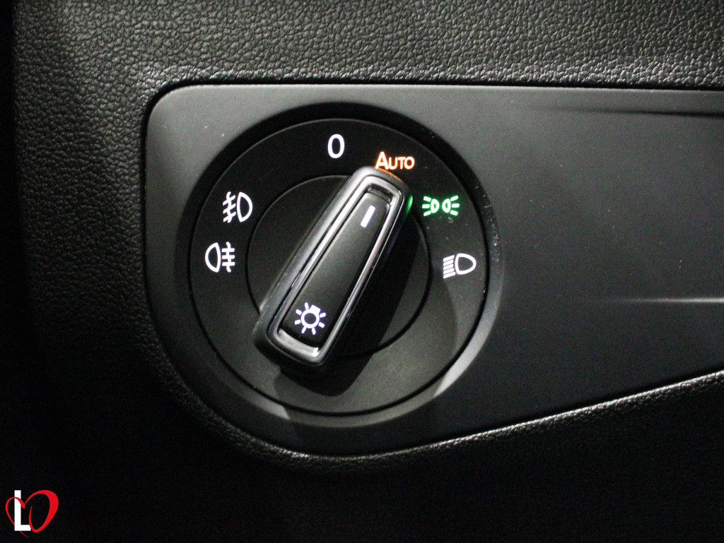 VOLKSWAGEN TIGUAN 2.0 TDI DSG ADVANCE R-LINE 150 de segunda mano