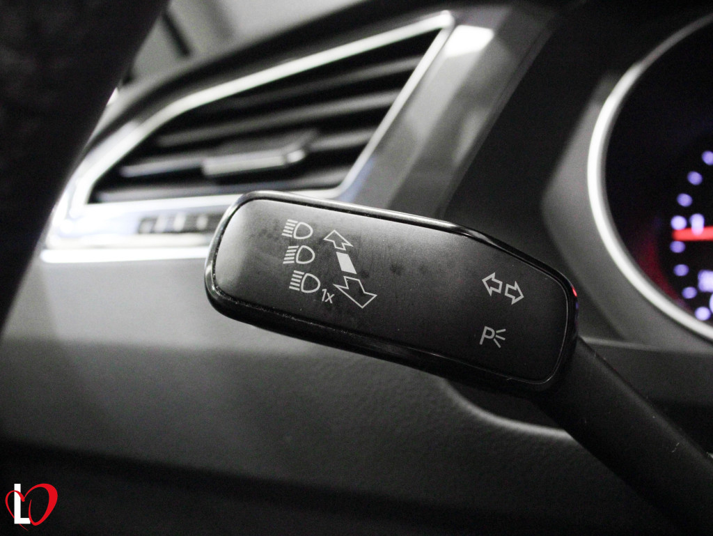 VOLKSWAGEN TIGUAN 2.0 TDI DSG ADVANCE R-LINE 150 de segunda mano