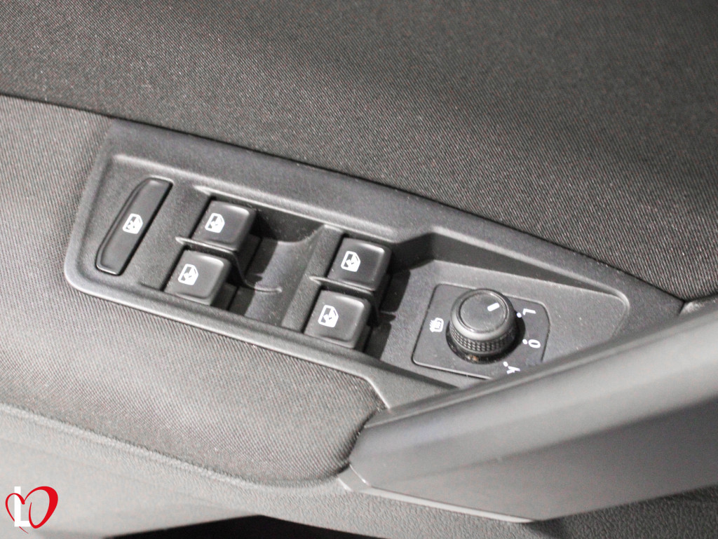 VOLKSWAGEN TIGUAN 2.0 TDI DSG ADVANCE R-LINE 150 de segunda mano