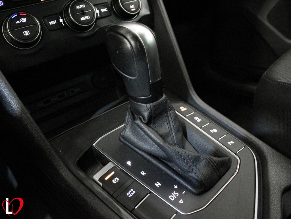 VOLKSWAGEN TIGUAN 2.0 TDI DSG ADVANCE R-LINE 150 de segunda mano