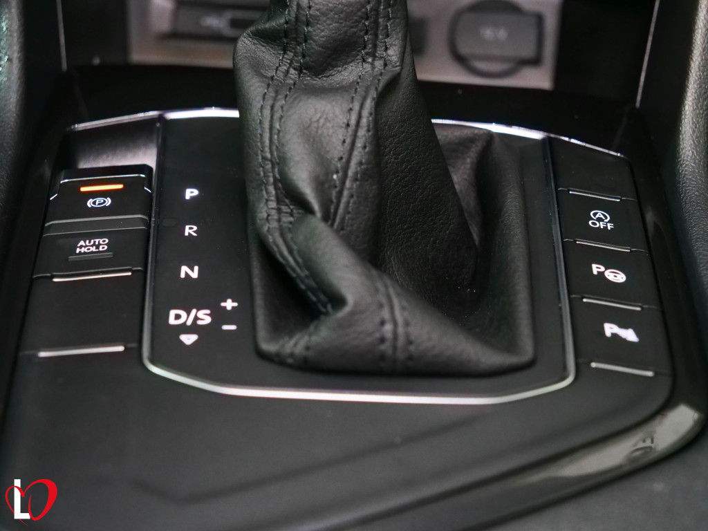 VOLKSWAGEN TIGUAN 2.0 TDI DSG ADVANCE TECHO 150 de segunda mano