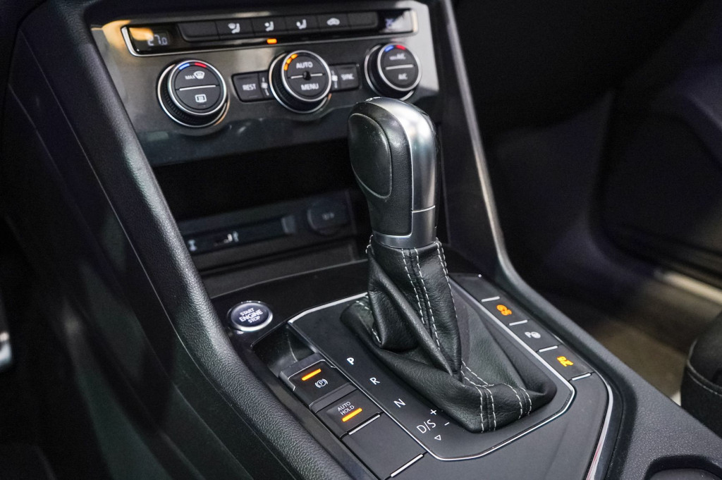 VOLKSWAGEN TIGUAN 2.0 TDI DSG R-LINE 150 de segunda mano