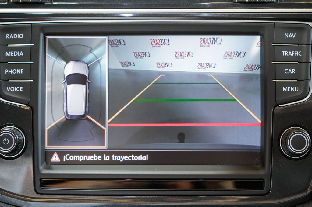 VOLKSWAGEN TIGUAN 2.0 TDI DSG R-LINE 4 MOTION 190 de segunda mano