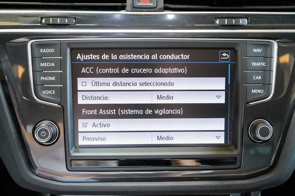VOLKSWAGEN TIGUAN 2.0 TDI DSG R-LINE 4 MOTION 190 de segunda mano