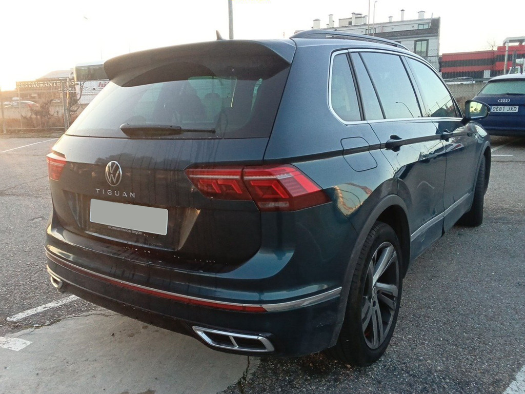 VOLKSWAGEN TIGUAN 2.0 TDI DSG R-LINE TECHO 150 de segunda mano
