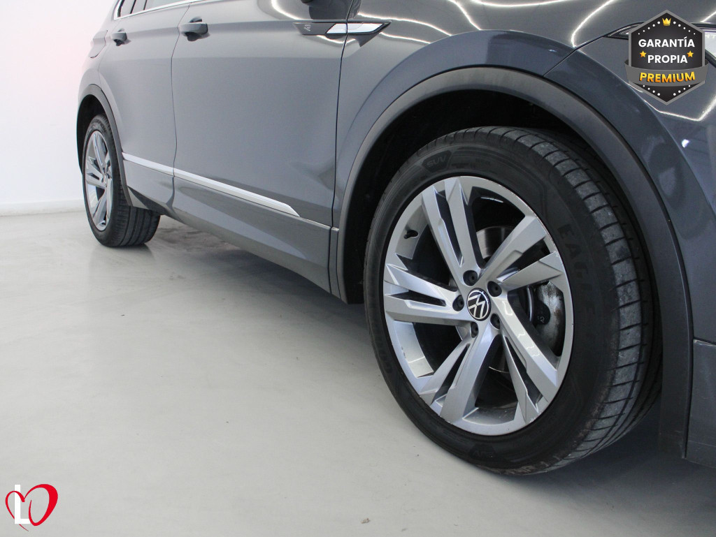 VOLKSWAGEN TIGUAN 2.0 TDI DSG R-LINE TECHO 150 de segunda mano