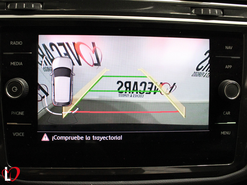 VOLKSWAGEN TIGUAN 2.0 TDI DSG R LINE TECHO 150 de segunda mano