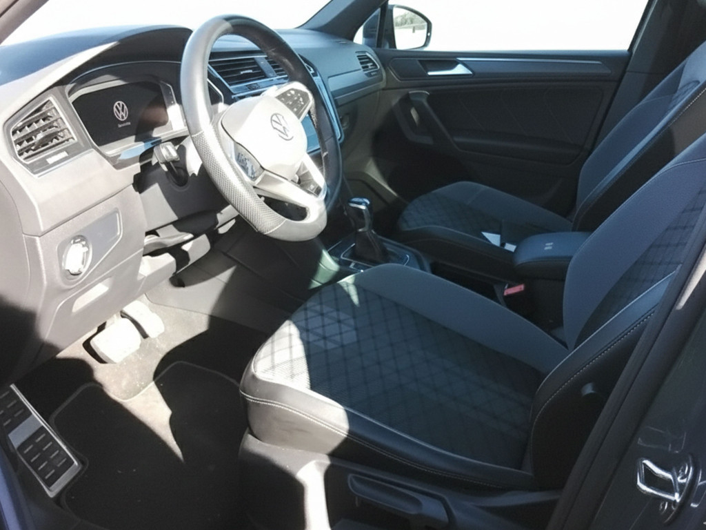 VOLKSWAGEN TIGUAN 2.0 TDI DSG R-LINE TECHO 150 de segunda mano