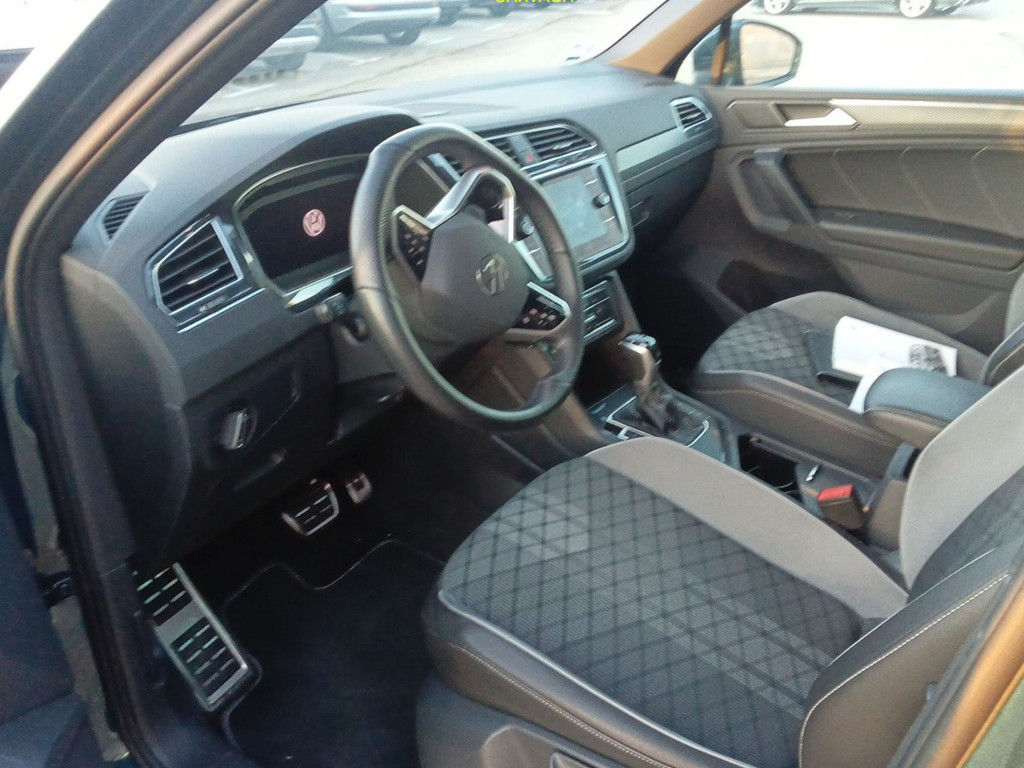 VOLKSWAGEN TIGUAN 2.0 TDI DSG R-LINE TECHO 150 de segunda mano
