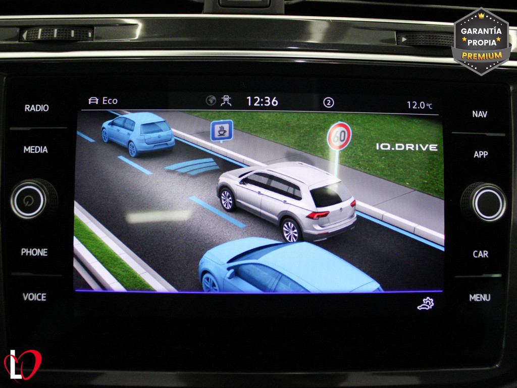 VOLKSWAGEN TIGUAN 2.0 TDI DSG R-LINE TECHO 150 de segunda mano