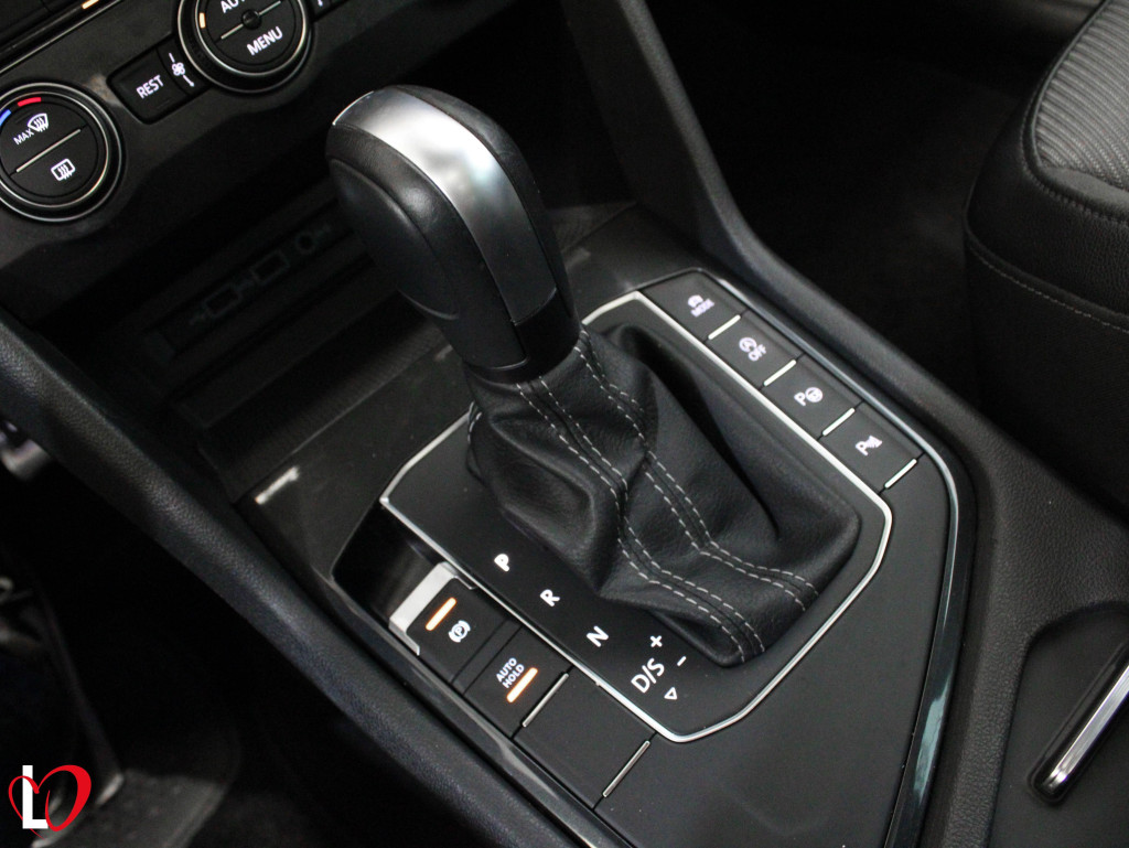 VOLKSWAGEN TIGUAN 2.0 TDI DSG R LINE TECHO 150 de segunda mano