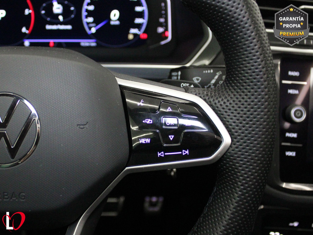 VOLKSWAGEN TIGUAN 2.0 TDI DSG R-LINE TECHO 150 de segunda mano