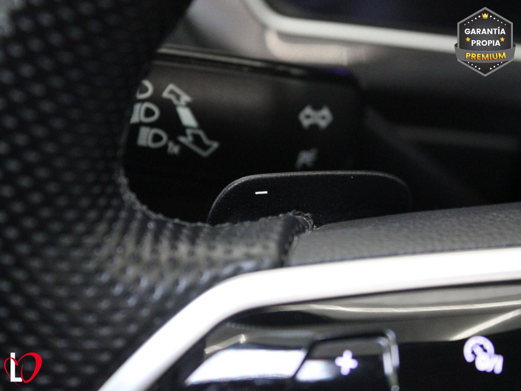 VOLKSWAGEN TIGUAN 2.0 TDI DSG R-LINE TECHO 150 de segunda mano