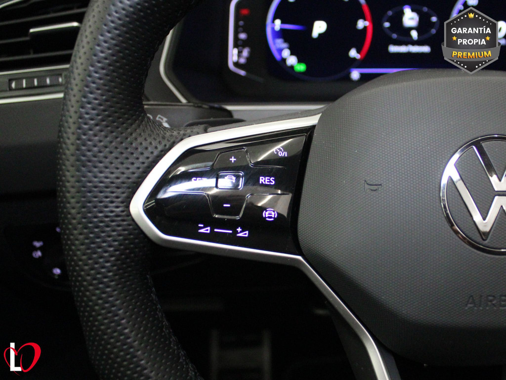 VOLKSWAGEN TIGUAN 2.0 TDI DSG R-LINE TECHO 150 de segunda mano