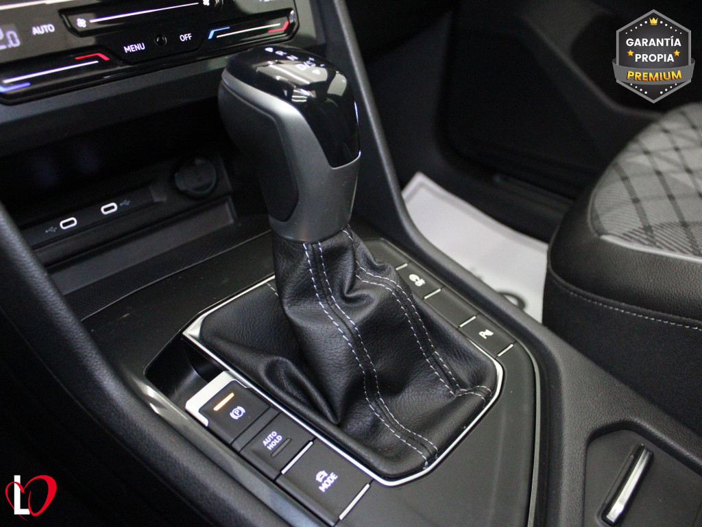 VOLKSWAGEN TIGUAN 2.0 TDI DSG R-LINE TECHO 150 de segunda mano