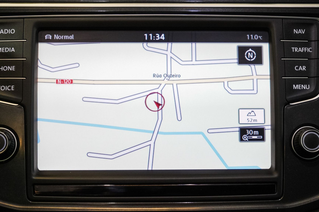 VOLKSWAGEN TIGUAN 2.0 TDI DSG R-LINE TECHO de segunda mano