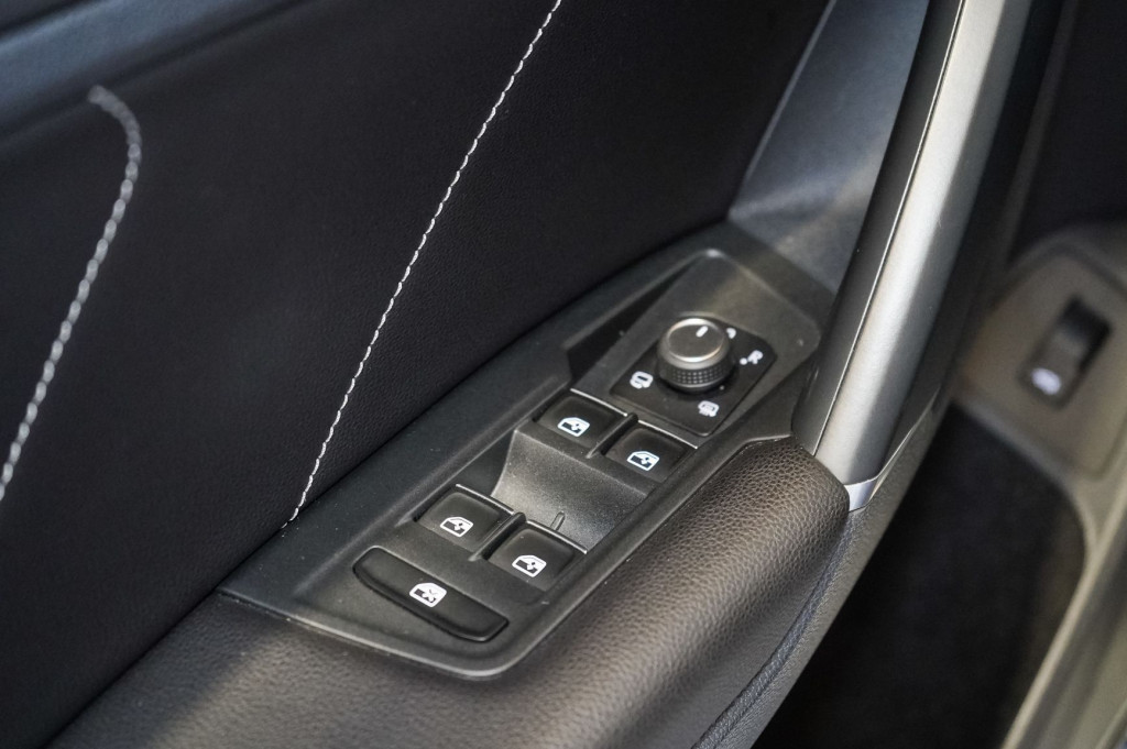 VOLKSWAGEN TIGUAN 2.0 TDI DSG R-LINE TECHO de segunda mano
