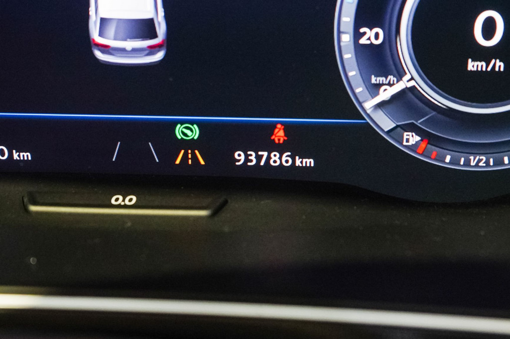 VOLKSWAGEN TIGUAN 2.0 TDI DSG R-LINE TECHO de segunda mano