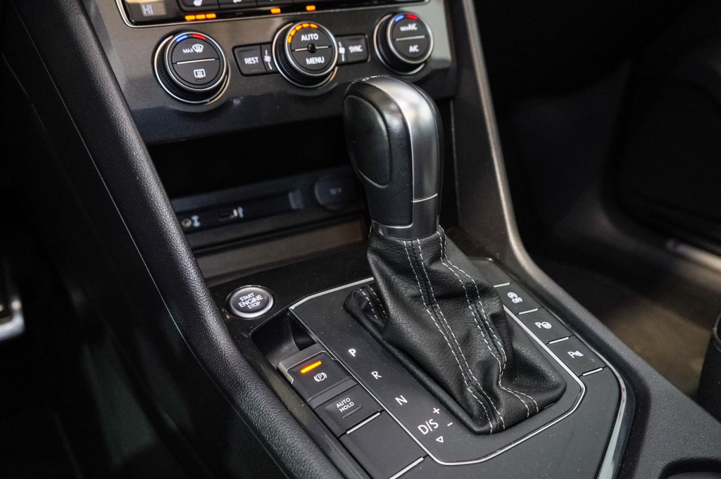 VOLKSWAGEN TIGUAN 2.0 TDI DSG R-LINE TECHO de segunda mano