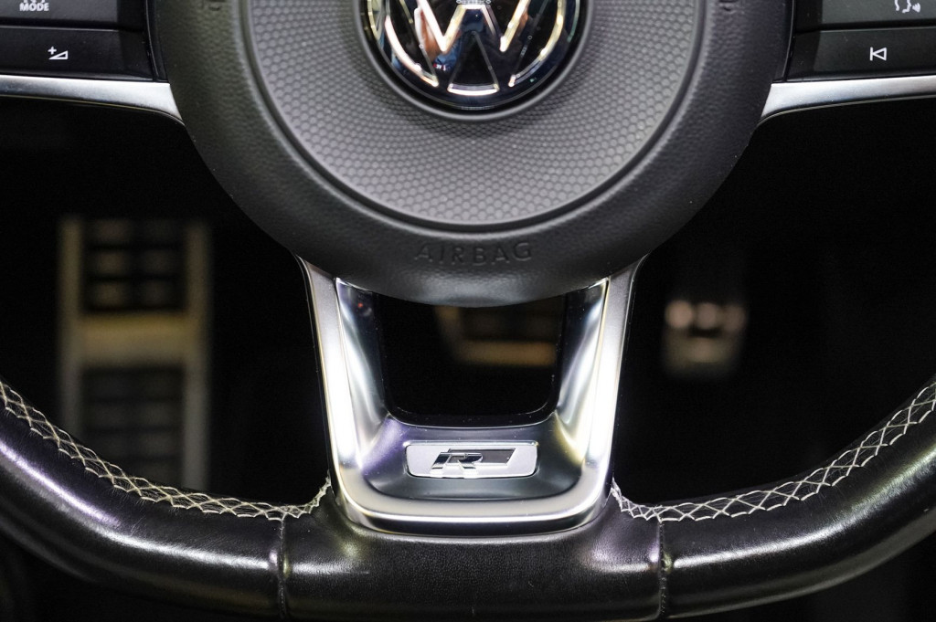 VOLKSWAGEN TIGUAN 2.0 TDI DSG R-LINE TECHO de segunda mano