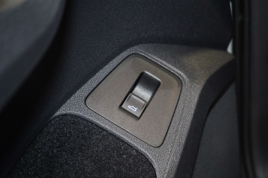 VOLKSWAGEN TIGUAN 2.0 TDI DSG R-LINE TECHO de segunda mano