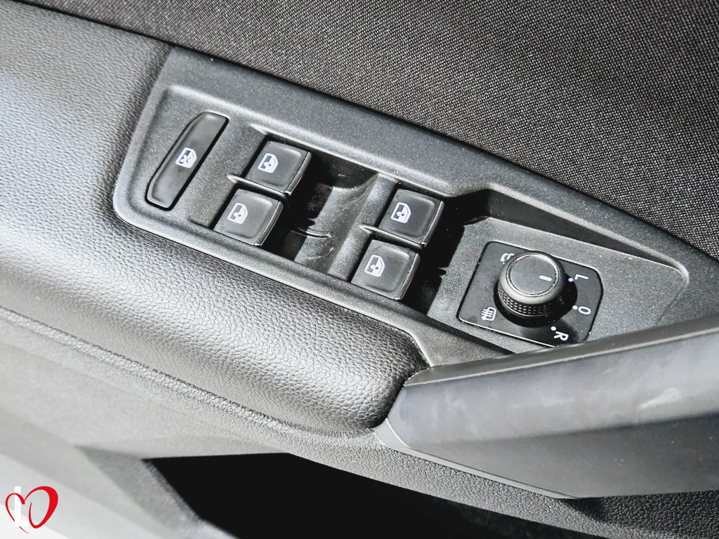 VOLKSWAGEN TIGUAN 2.0 TDI DSG SPORT TECHO 150 de segunda mano