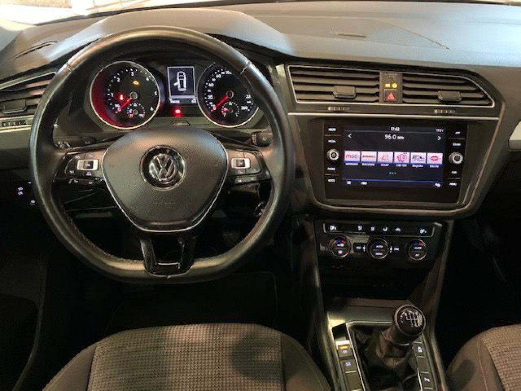VOLKSWAGEN TIGUAN 2.0 TDI EDITION 115CV de segunda mano