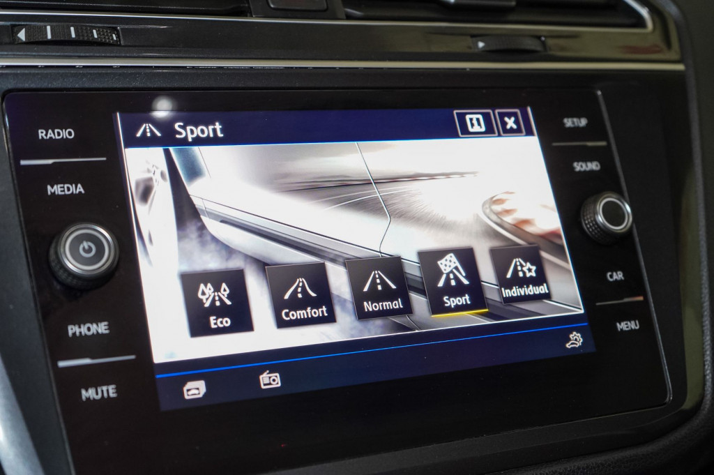 VOLKSWAGEN TIGUAN 2.0 TDI HIGHLINE 4MOTION TECHO 240 de segunda mano
