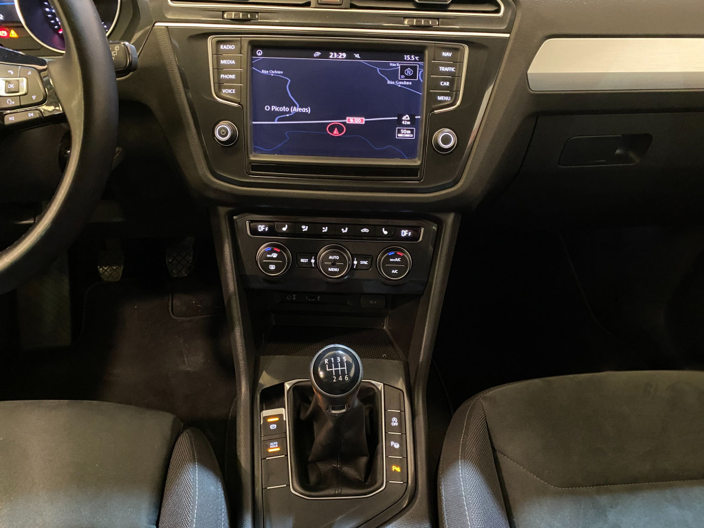 VOLKSWAGEN TIGUAN 2.0 TDI PACK R-LINE BMT 150 de segunda mano