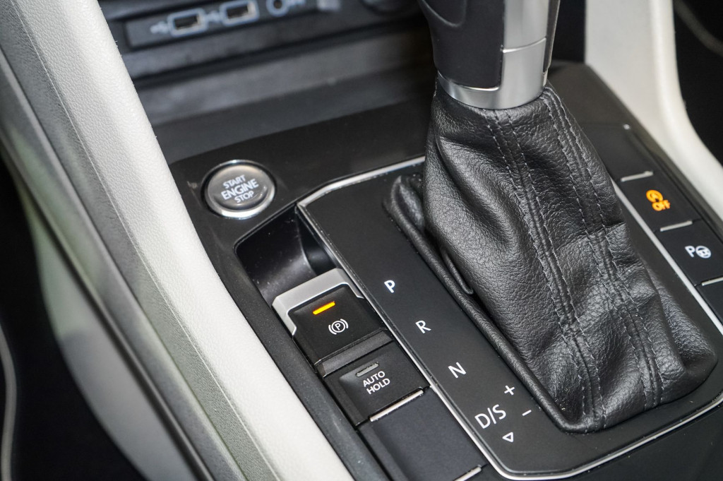 VOLKSWAGEN TIGUAN ALLSPACE 2.0 TDI DSG  7 CARAT TECHO 150 de segunda mano