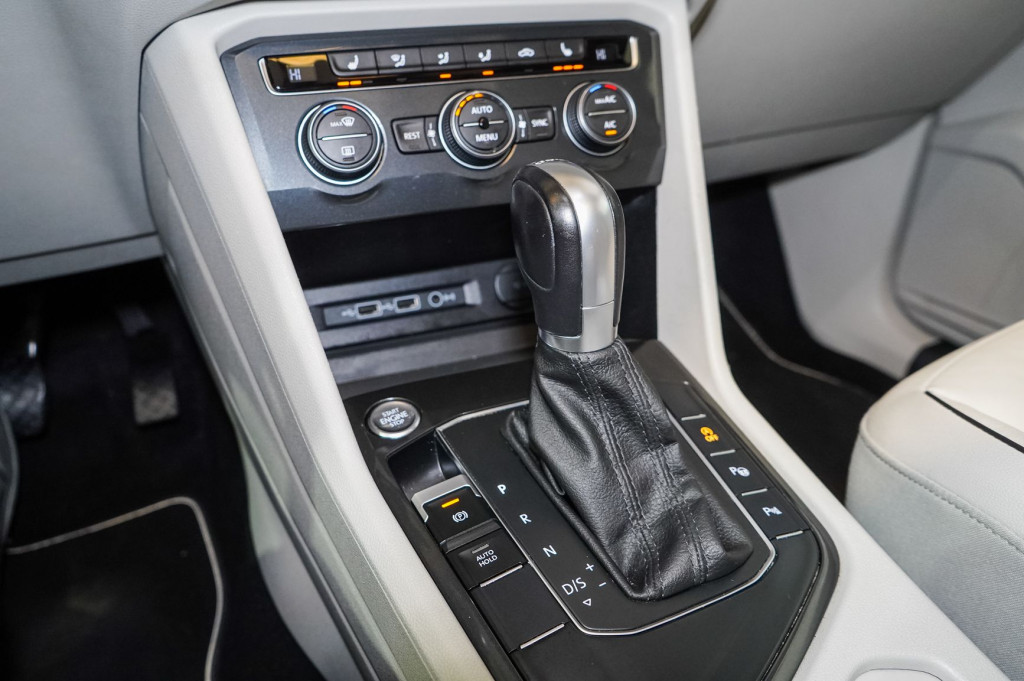 VOLKSWAGEN TIGUAN ALLSPACE 2.0 TDI DSG  7 CARAT TECHO 150 de segunda mano